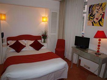 Moderna 3*