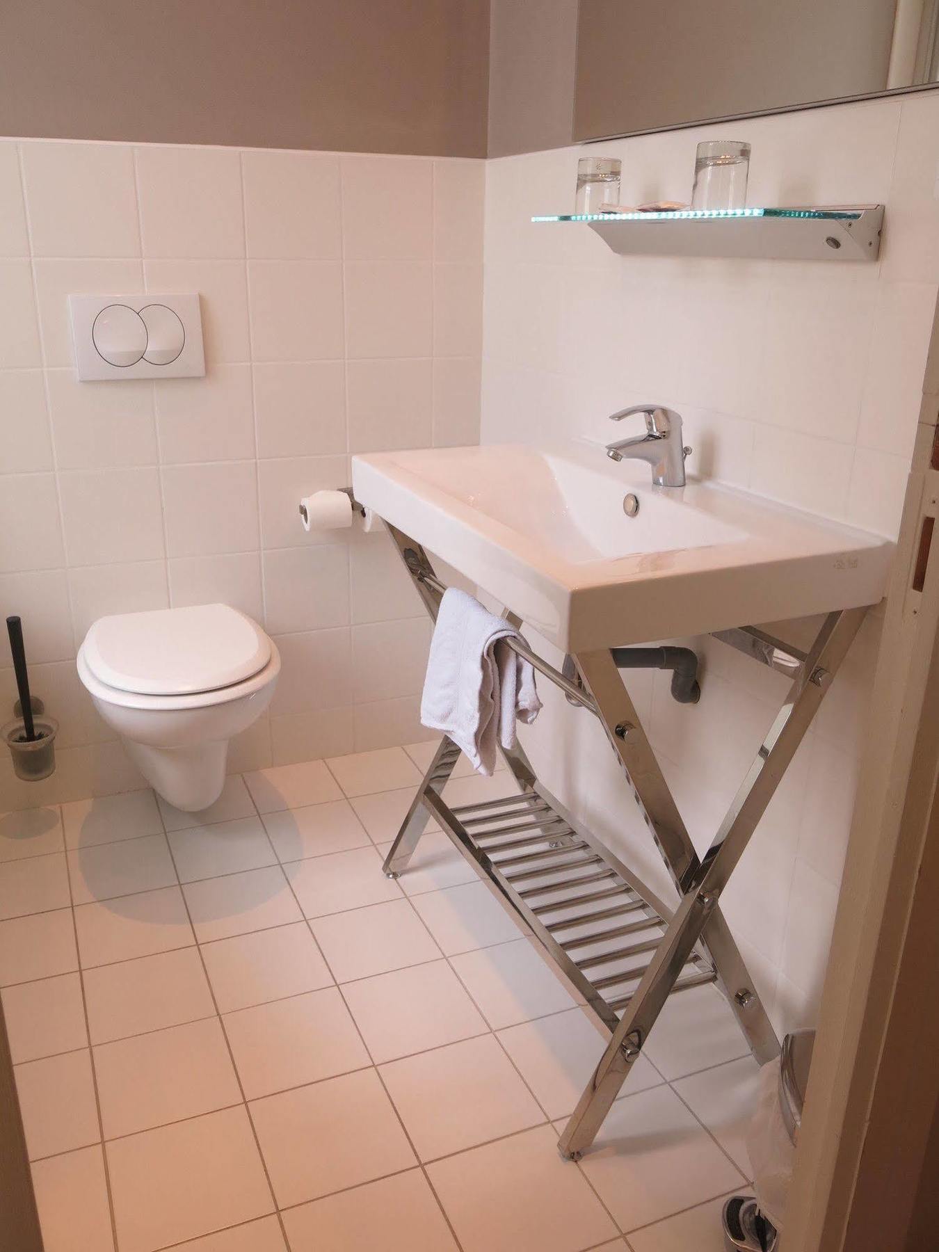 Hotel Moderna 3*